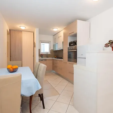 Valter Apartment *